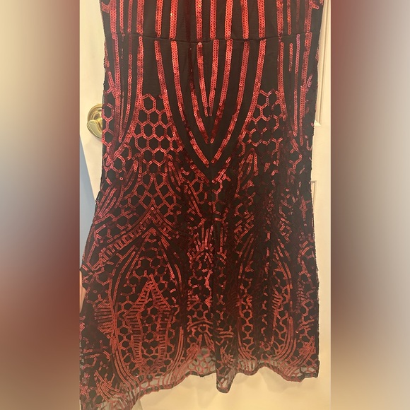 AMAZON Black and Red Spaghetti Strap V Neck Slit Maxi Sequin Gown Size M - Picture 8 of 13